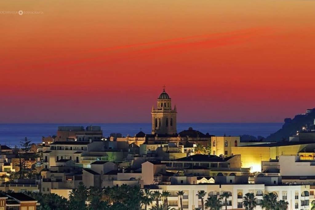 Apartamento Descanso y diversión en pleno centro de Almuñécar Exterior foto